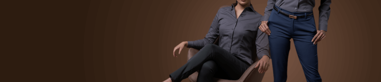 os modelos con camisas grises entalladas, cuello clásico y botones frontales, ropa de trabajo elegante.